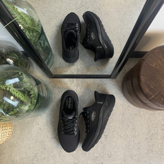 Skechers slip-ins til herre med svangstøtte
