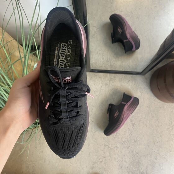 Skechers slip-ins med Max Cushion sål