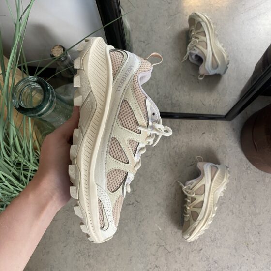 Komfortabel og robust Merrell vandresko i beige