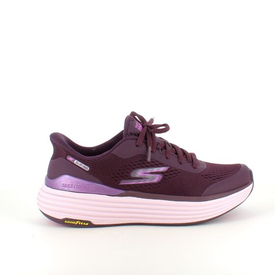 Lilla Skechers slip-in med MaxChusion bund