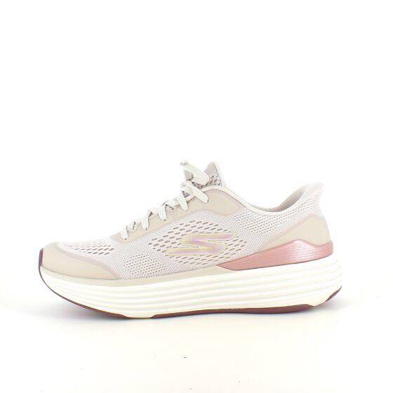 Beige Skechers slip-in med MaxChusion bund