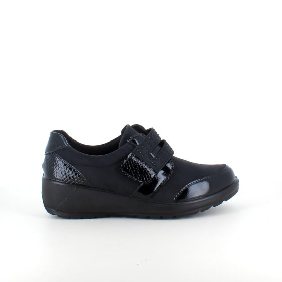 Elegant sko med velcro og flotte detaljer