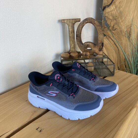 Skechers slip-in sko i blå med Max Cushion