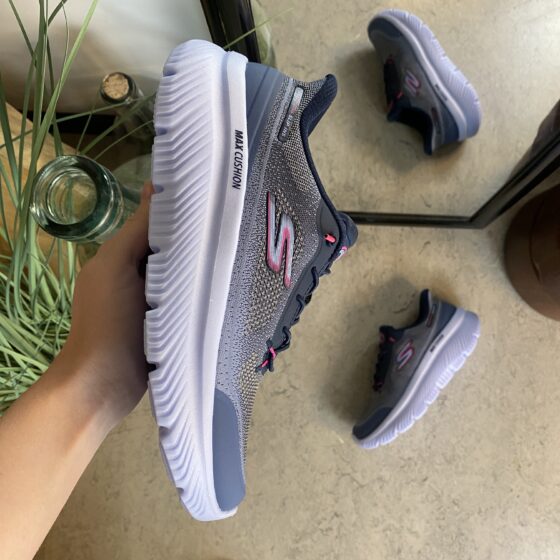 Skechers slip-in sko i blå med Max Cushion