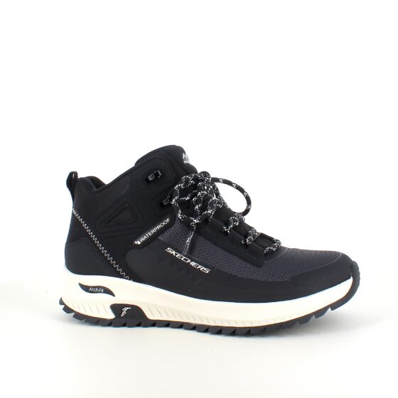 Vandtæt støvle fra Skechers med god svangstøtte